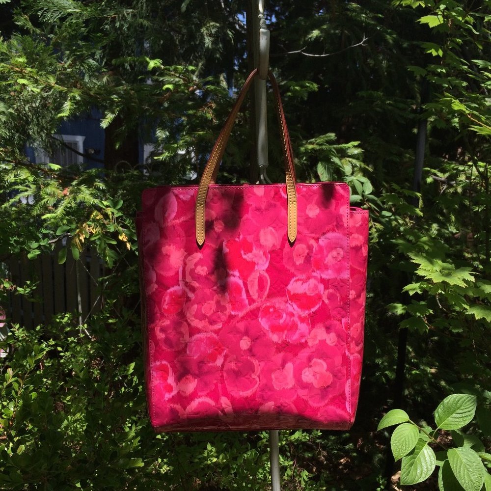 Louis Vuitton: Pink Tote